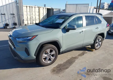 2023 Toyota Rav4 Xle z USA, uszkodzony, nr VIN 2T3W1RFV5PW269597